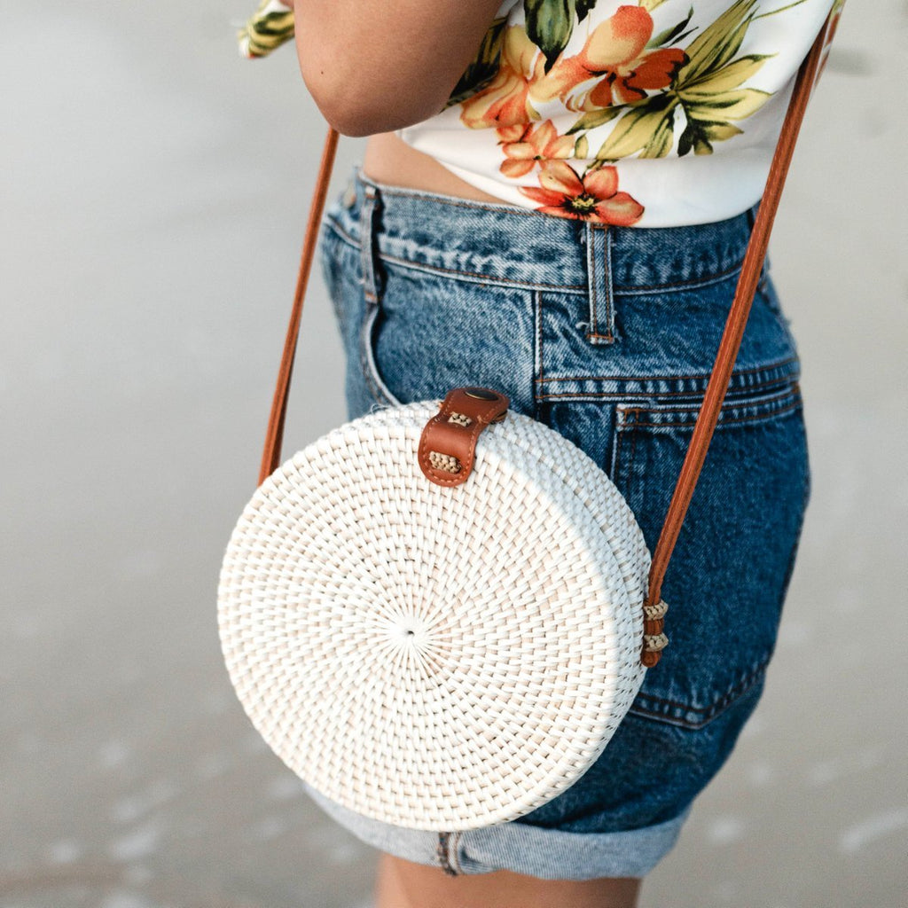 Round Rattan Bag White Handmade Crossbody Bag with Synthetic Leather Straps Shoulder Bag Boho Bali Bag SENJA (white) - LUXONAS HOME
