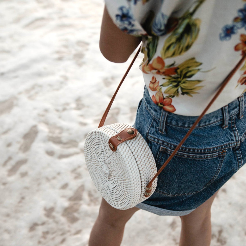 Round Rattan Bag White Handmade Crossbody Bag with Synthetic Leather Straps Shoulder Bag Boho Bali Bag SENJA (white) - LUXONAS HOME