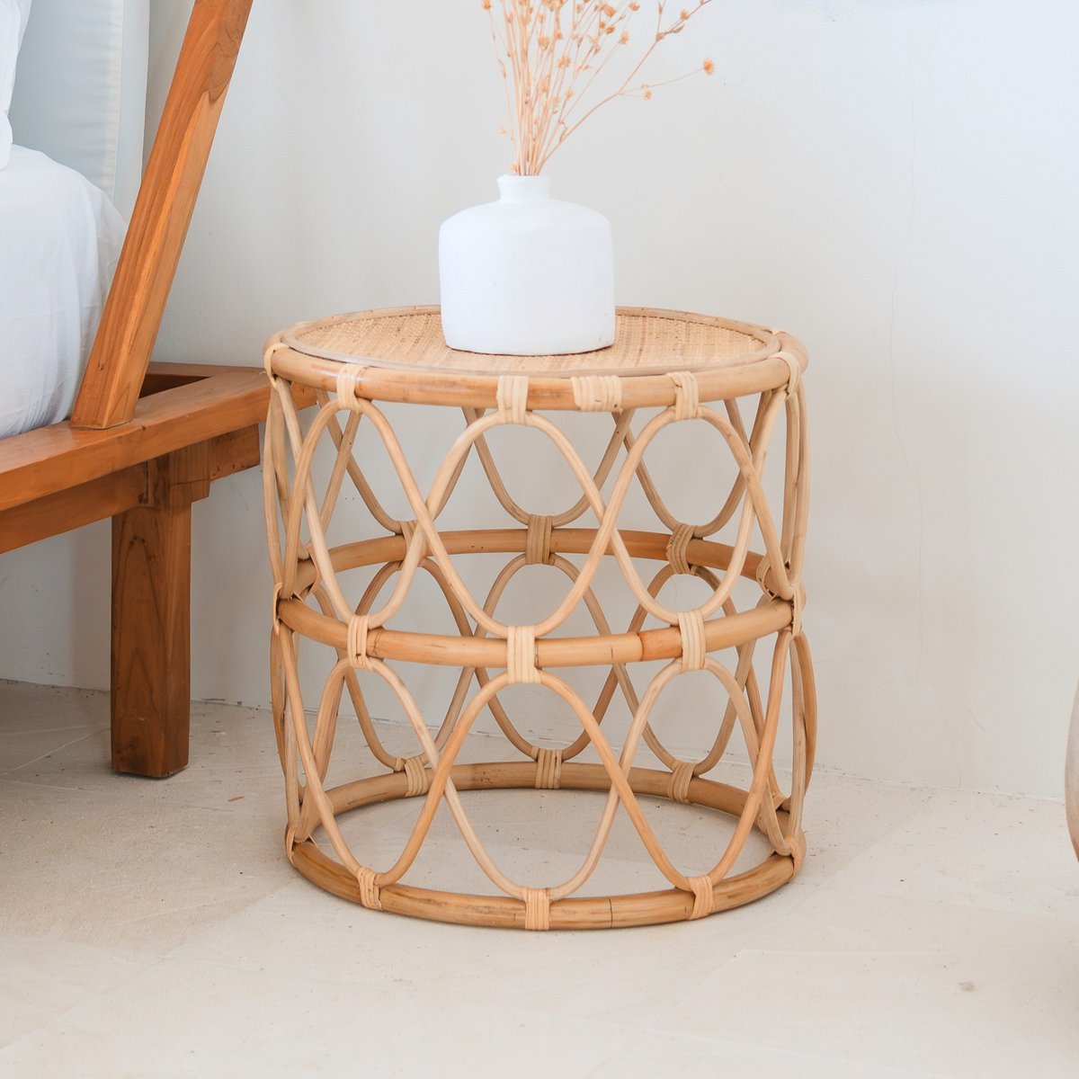 Round Rattan Side Table – Small Boho Coffee Table – Bedside Table Rattan Beige – Handmade Table Made of Natural Rattan (Ø 45 cm) MUARA - LUXONAS HOME