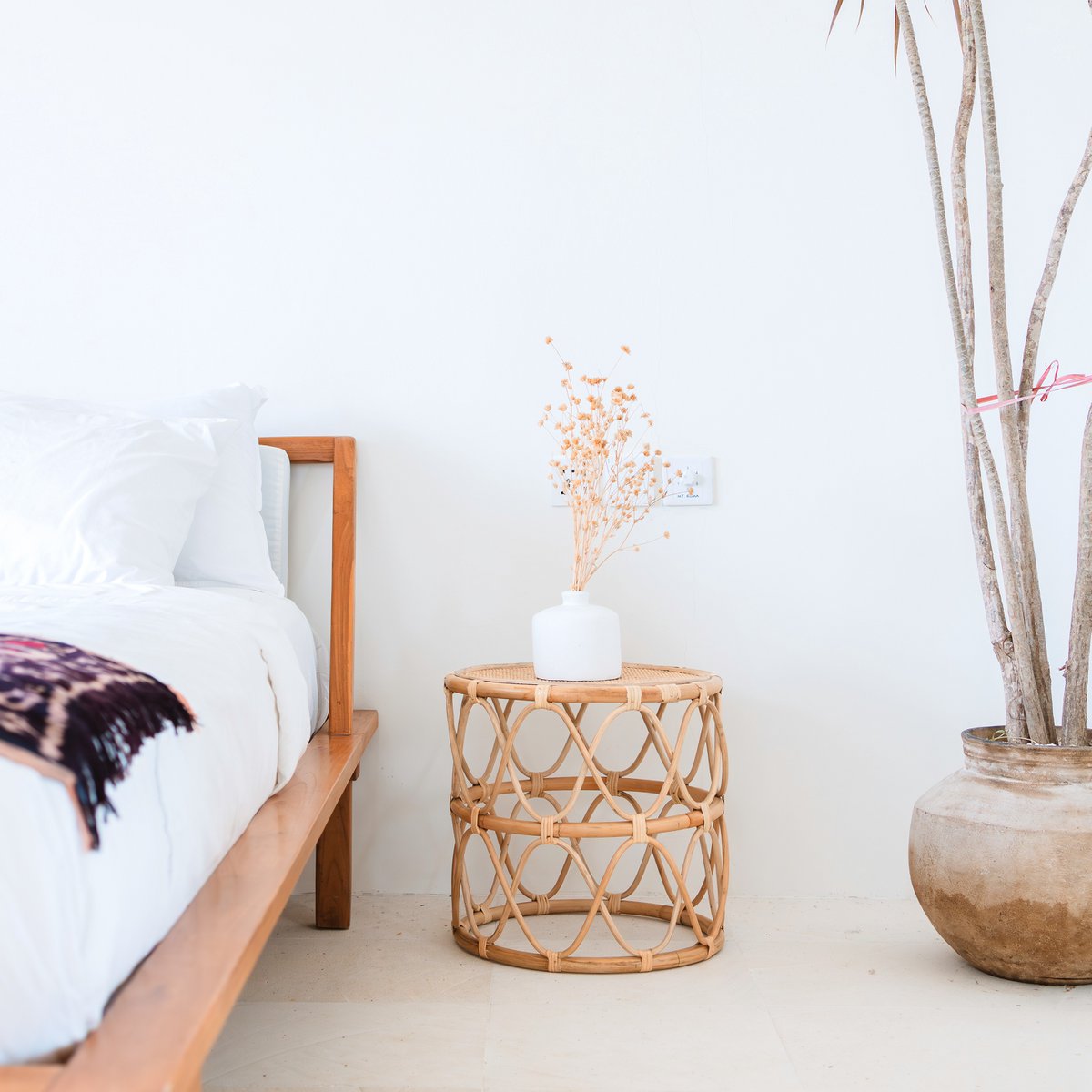 Round Rattan Side Table – Small Boho Coffee Table – Bedside Table Rattan Beige – Handmade Table Made of Natural Rattan (Ø 45 cm) MUARA - LUXONAS HOME