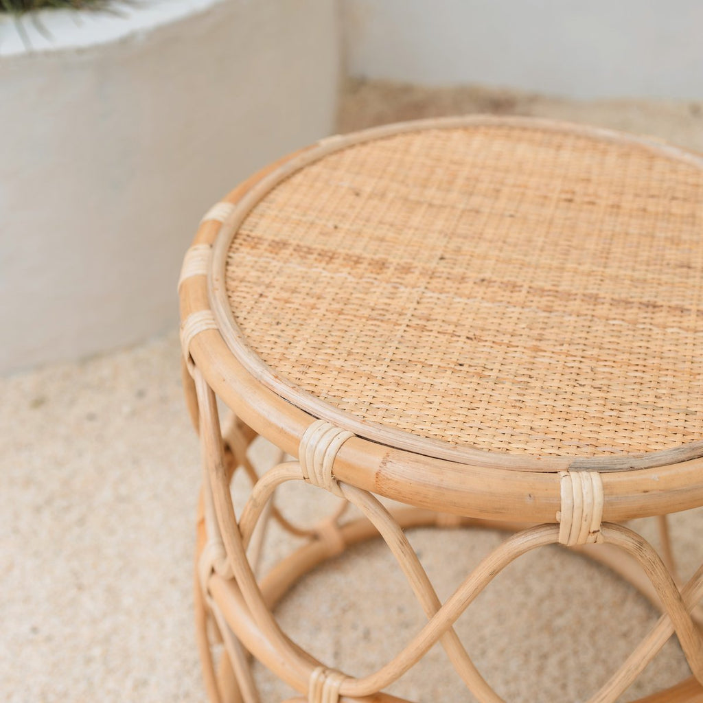 Round Rattan Side Table – Small Boho Coffee Table – Bedside Table Rattan Beige – Handmade Table Made of Natural Rattan (Ø 45 cm) MUARA - LUXONAS HOME