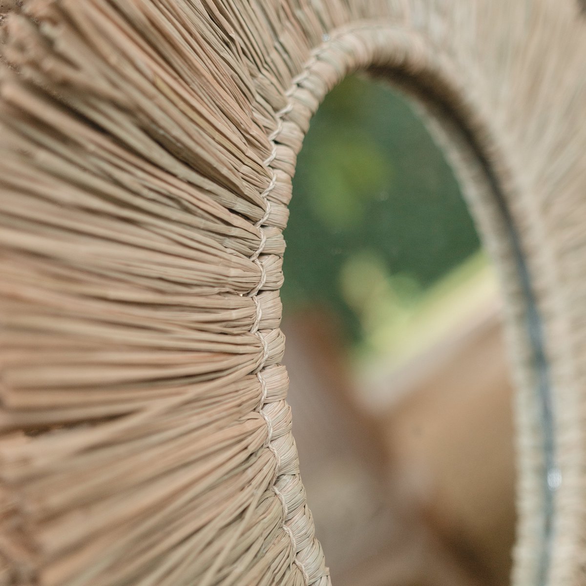 Round Seagrass Wall Mirror 60 cm Diameter RIMBA - LUXONAS HOME
