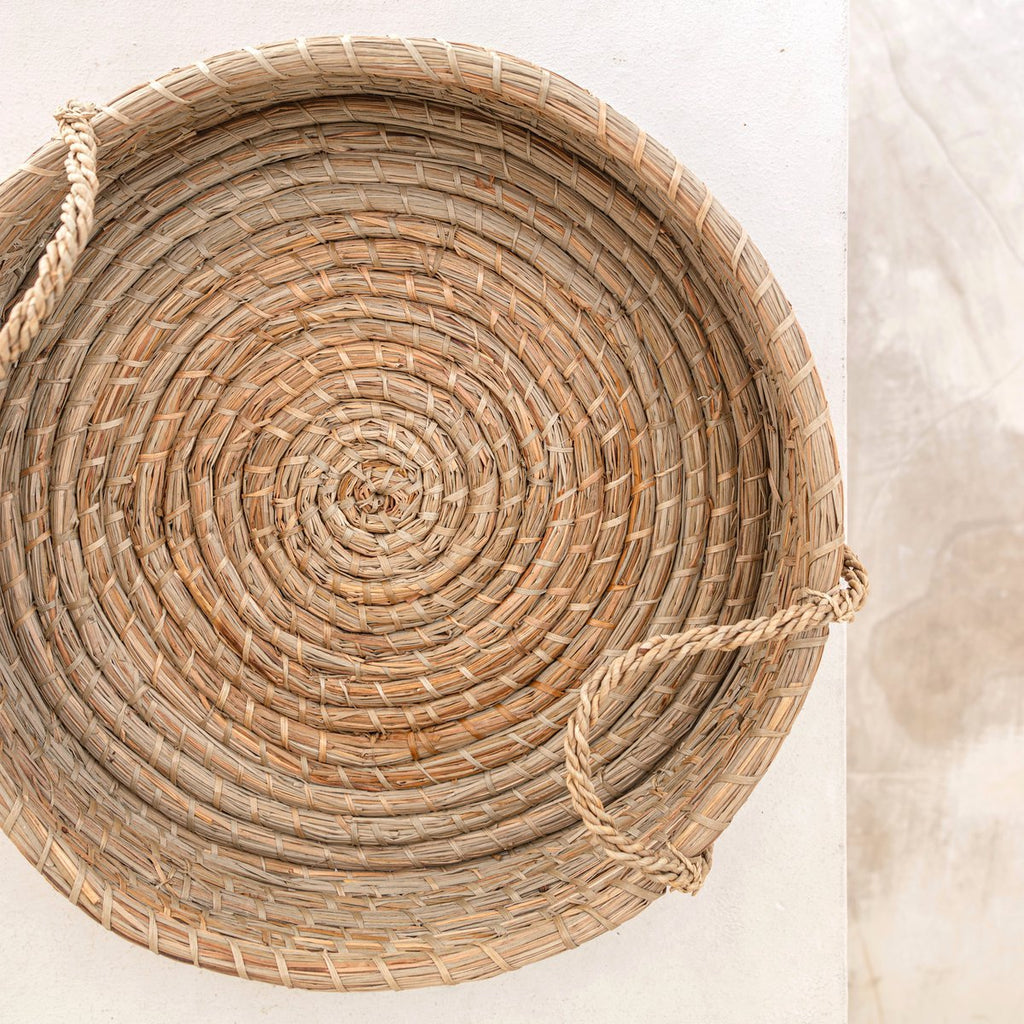 Round Tray Woven from Seagrass PINTU Decorative Serving Tray (2 sizes) - LUXONAS HOME
