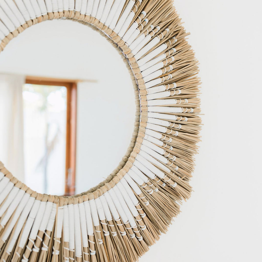 Round Wall Mirror Made of Seagrass – Boho Hanging Mirror – Wall Mirror with Fringes and Pattern Made of White Cotton (Ø 60 cm) RANDU - LUXONAS HOME