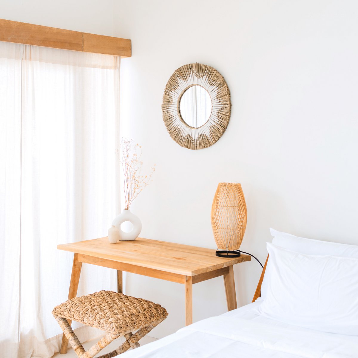 Round Wall Mirror Made of Seagrass – Boho Hanging Mirror – Wall Mirror with Fringes and Pattern Made of White Cotton (Ø 60 cm) RANDU - LUXONAS HOME