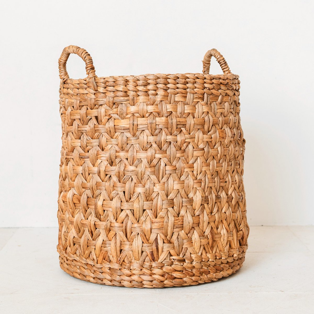 Round Woven Laundry Basket – Boho Plant Basket – Laundry Hamper Brown – Large Basket Made of Water Hyacinth RAJA (3 sizes Ø 35/40/50 cm) - LUXONAS HOME