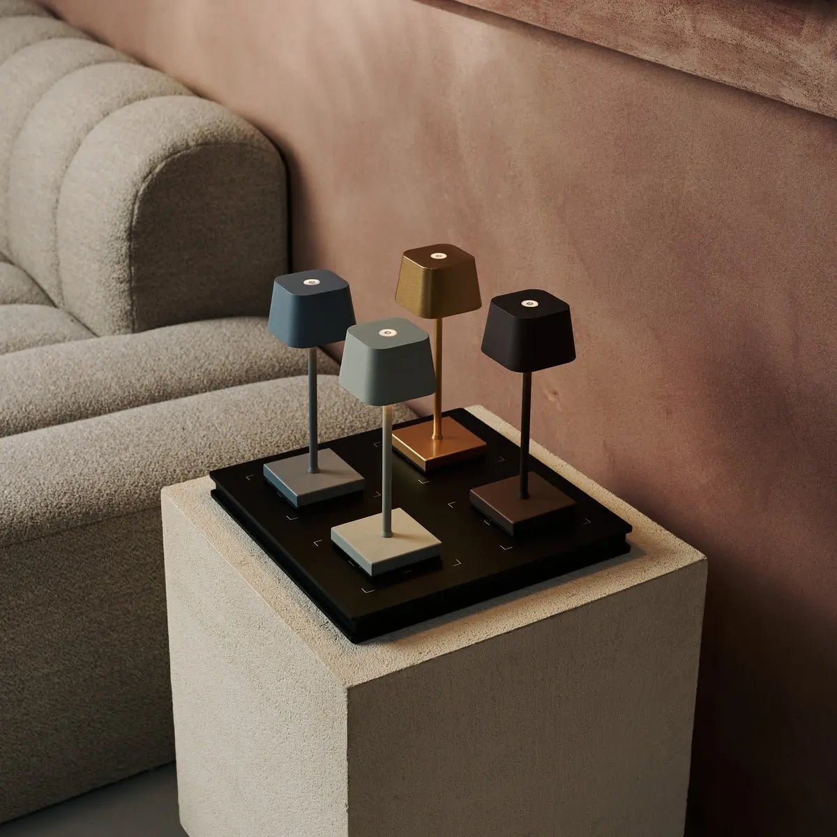 Sarphati Mini Shadow Grey Cordless Table Lamp | Rechargeable via Charging Station & 3 Light Modes - LUXONAS HOME