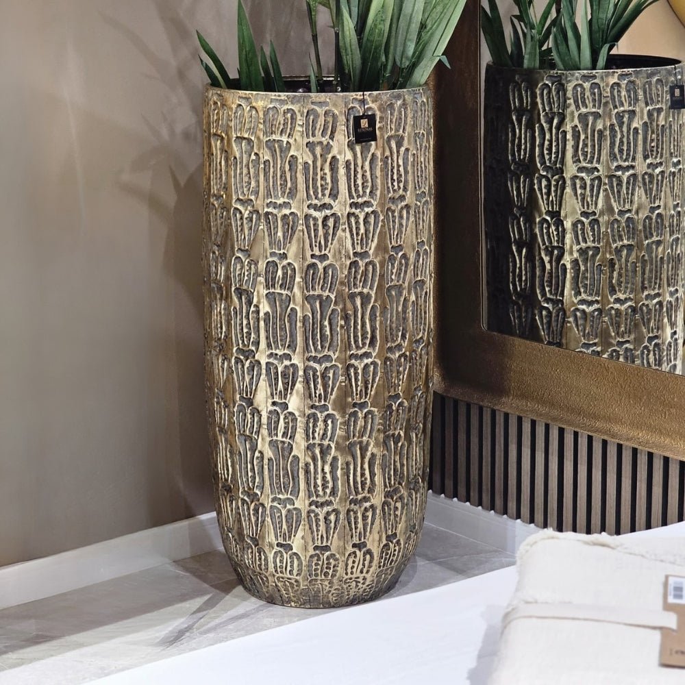 Small Metal Embossed Vase - LUXONAS HOME