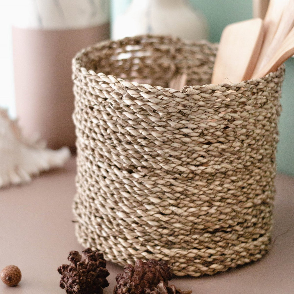 Small Seagrass Basket BHINNEKA | Plant Basket | Woven Boho Basket | Planter | Decorative Basket | Small Storage Basket | Round Flower Basket - LUXONAS HOME