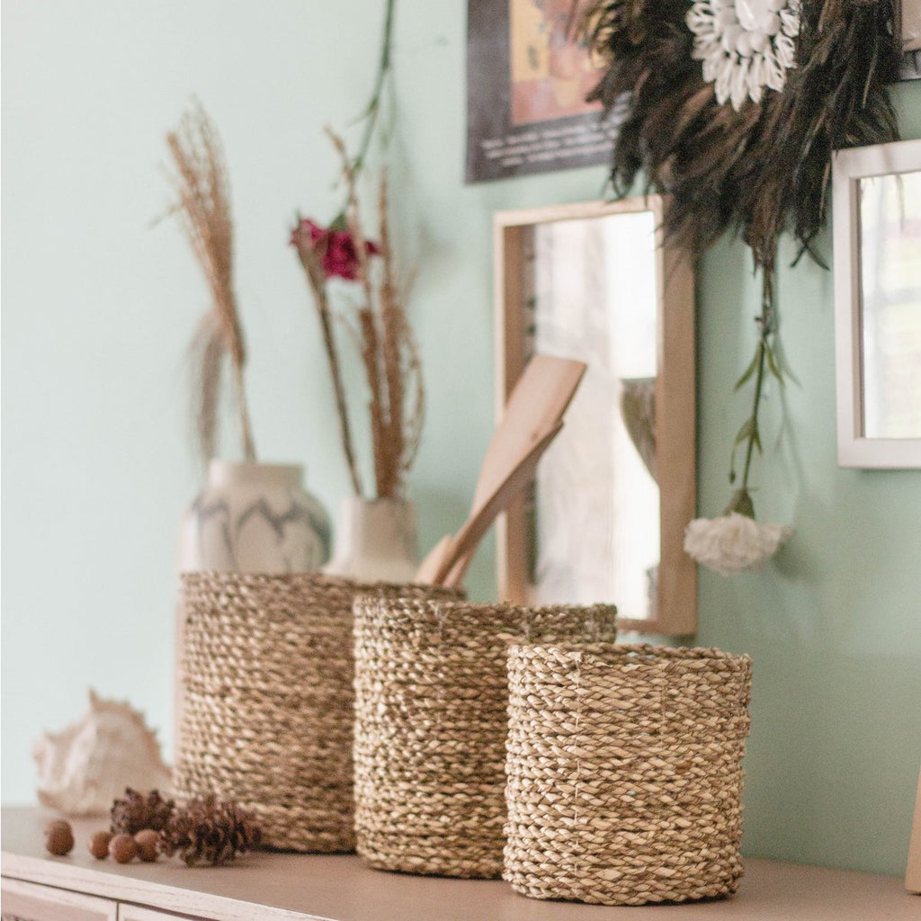 Small Seagrass Basket BHINNEKA | Plant Basket | Woven Boho Basket | Planter | Decorative Basket | Small Storage Basket | Round Flower Basket - LUXONAS HOME