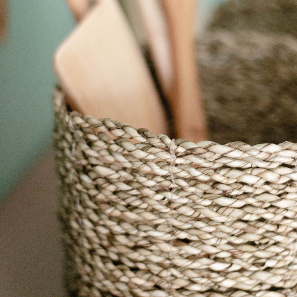 Small Seagrass Basket BHINNEKA | Plant Basket | Woven Boho Basket | Planter | Decorative Basket | Small Storage Basket | Round Flower Basket - LUXONAS HOME