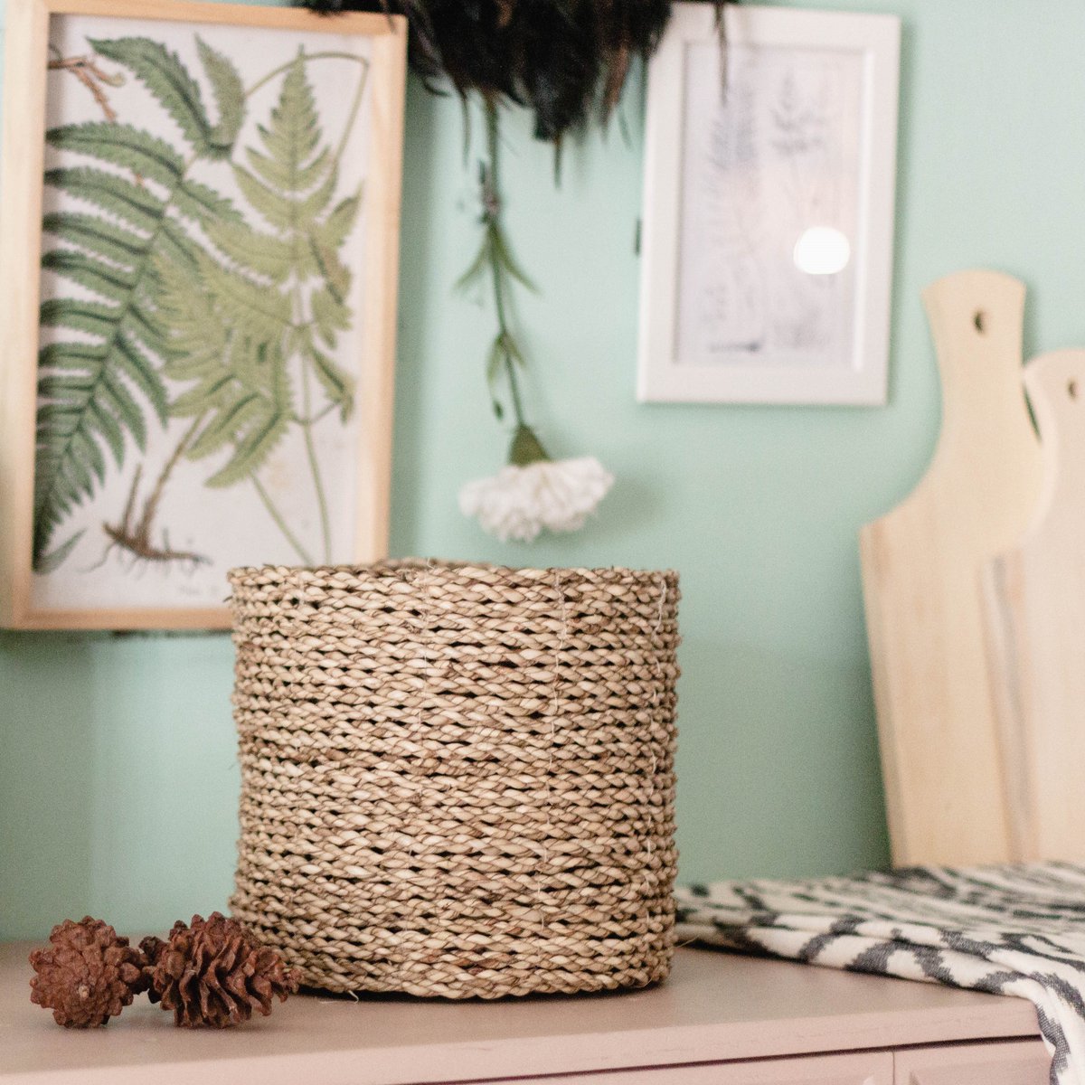 Small Seagrass Basket BHINNEKA | Plant Basket | Woven Boho Basket | Planter | Decorative Basket | Small Storage Basket | Round Flower Basket - LUXONAS HOME