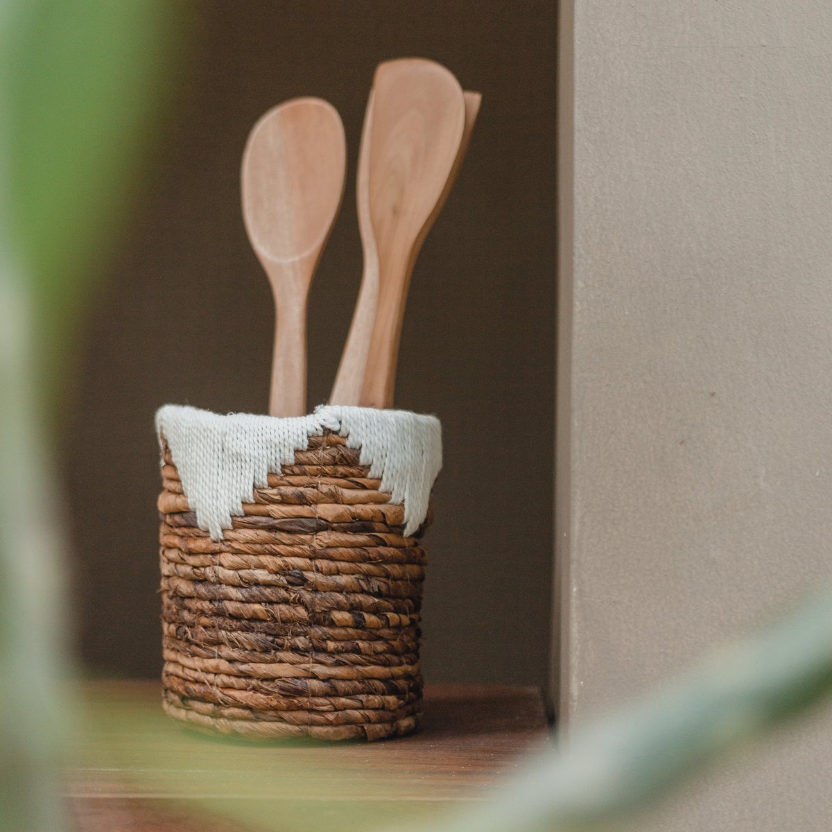 Small Seagrass Basket MENIK | Plant Basket | Woven Boho Basket | Planter | Round Flower Basket | Macrame Basket - LUXONAS HOME