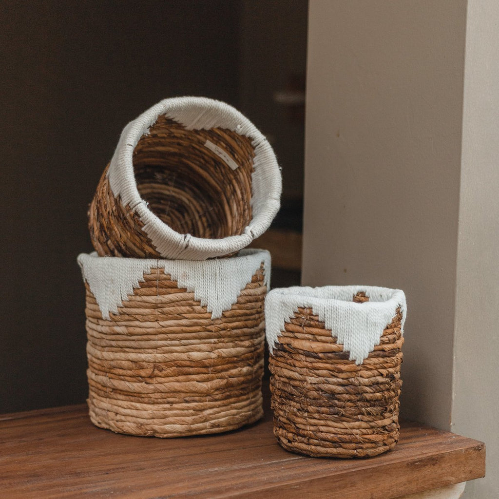 Small Seagrass Basket MENIK | Plant Basket | Woven Boho Basket | Planter | Round Flower Basket | Macrame Basket - LUXONAS HOME