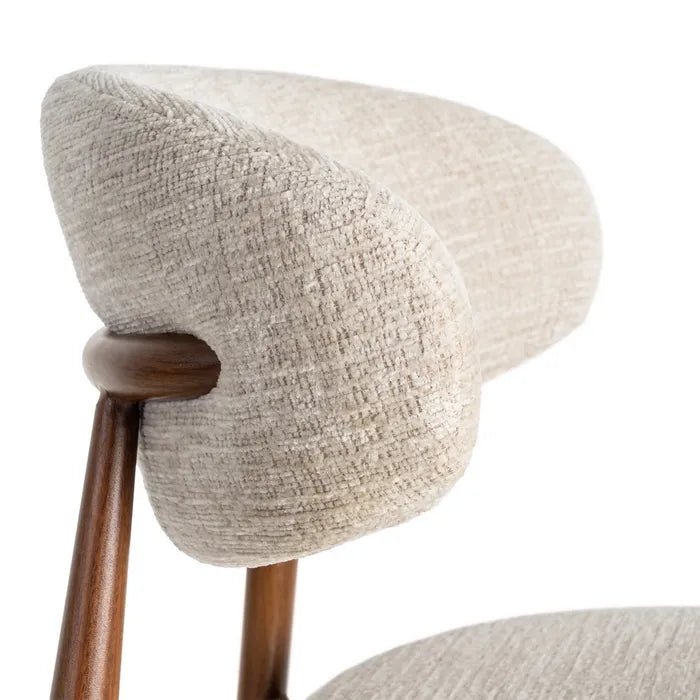 Svelte Cream Stool - Stylish and Durable Seating Solution - LUXONAS