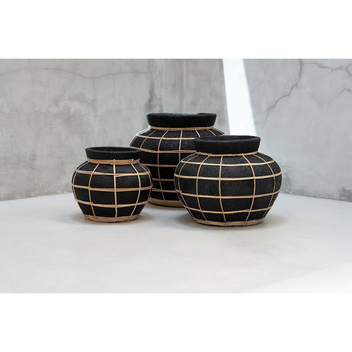 The Belly Vase - Black Natural - L - LUXONAS HOME