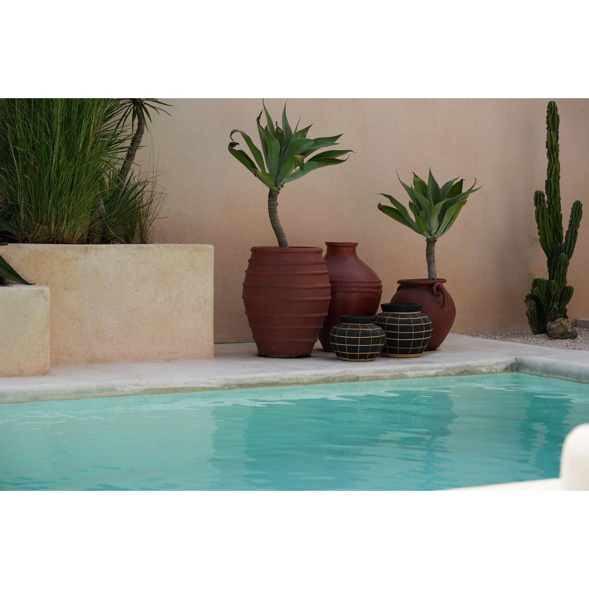 The Belly Vase - Black Natural - L - LUXONAS HOME