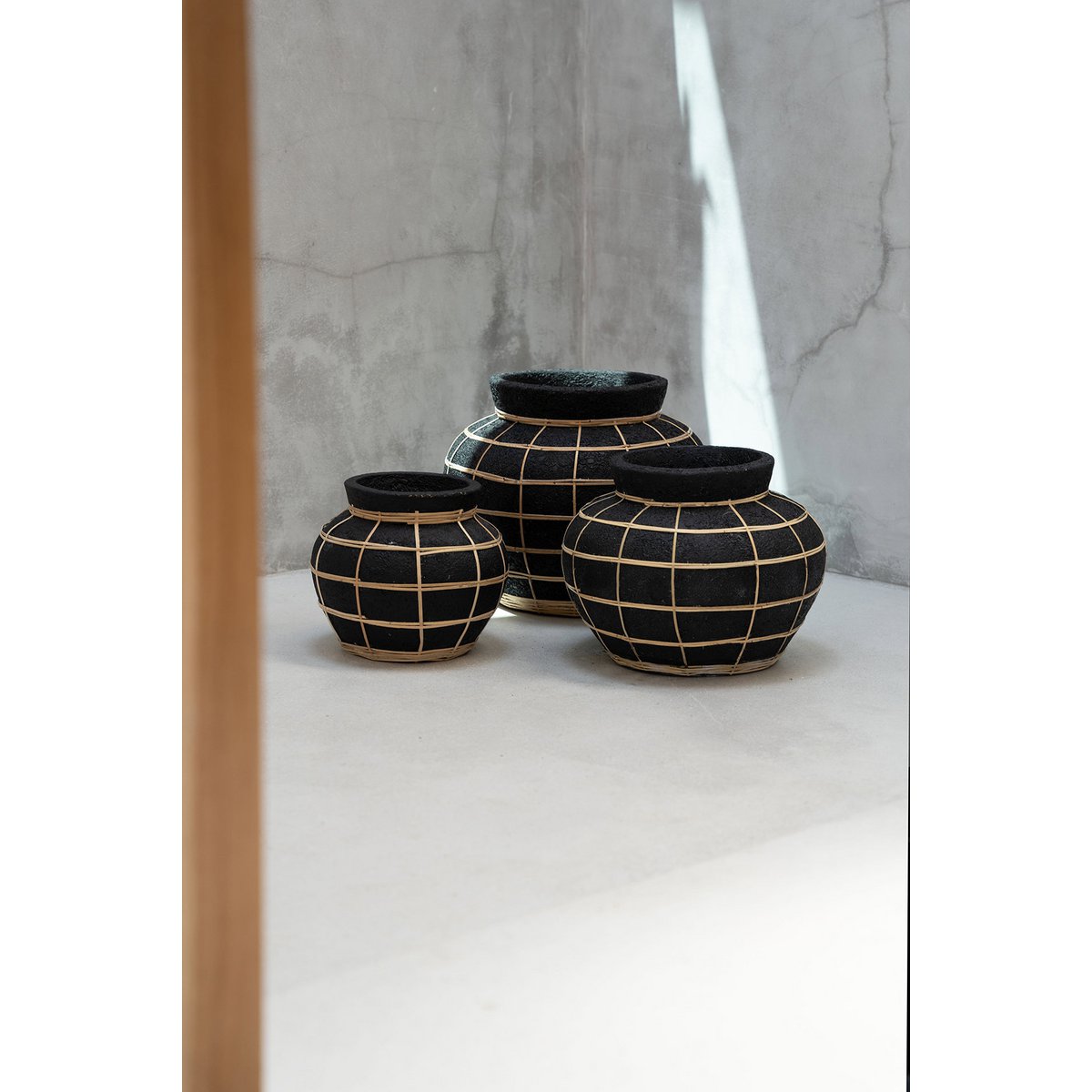 The Belly Vase - Black Natural - S - LUXONAS HOME