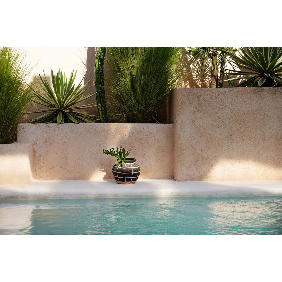 The Belly Vase - Black Natural - S - LUXONAS HOME