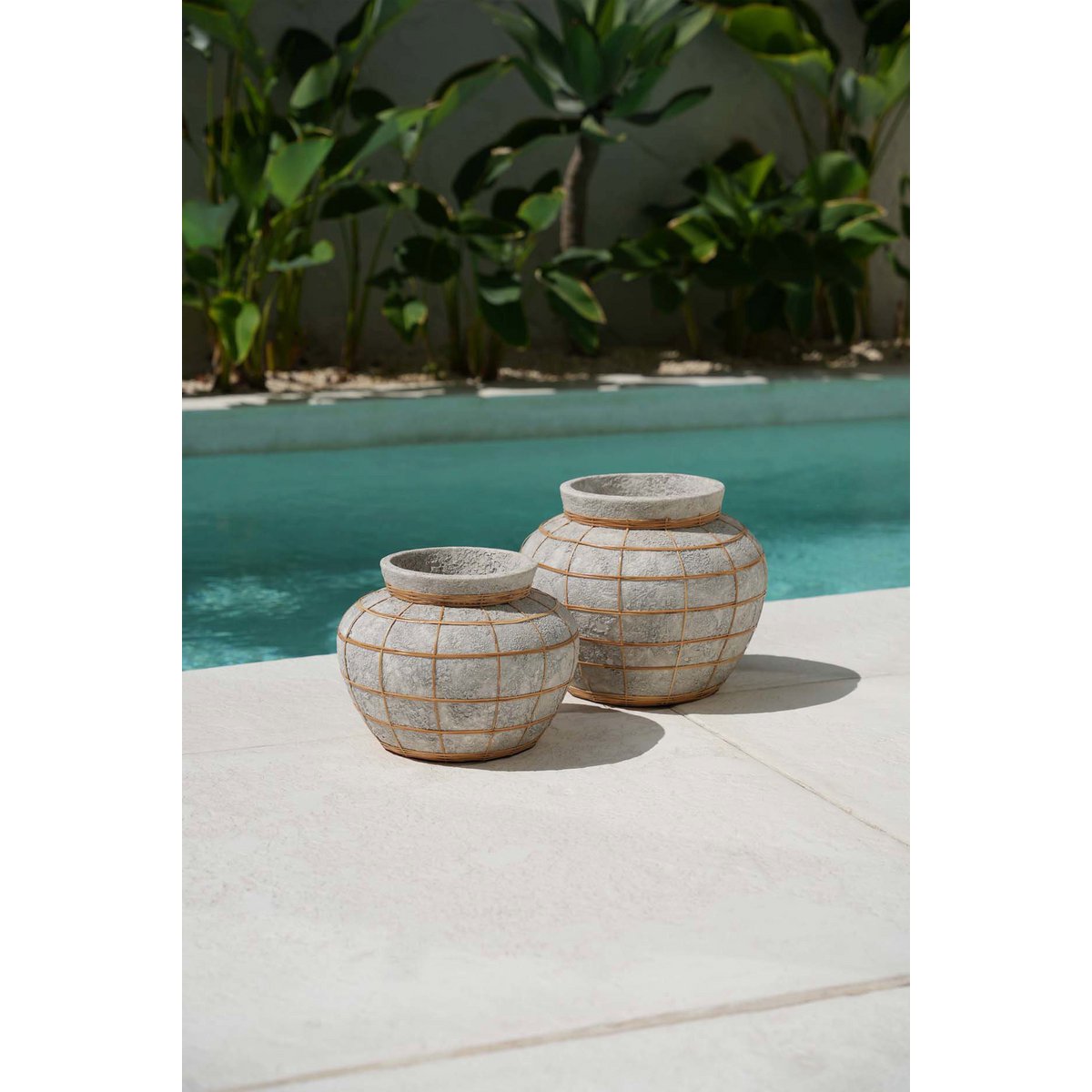 The Belly Vase - Concrete Natural - L - LUXONAS HOME