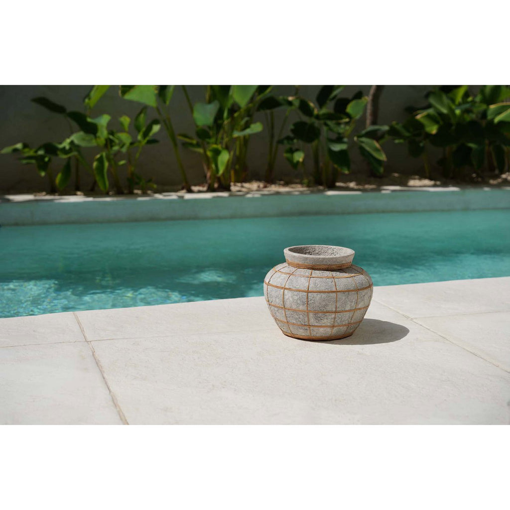 The Belly Vase - Concrete Natural - M - LUXONAS HOME