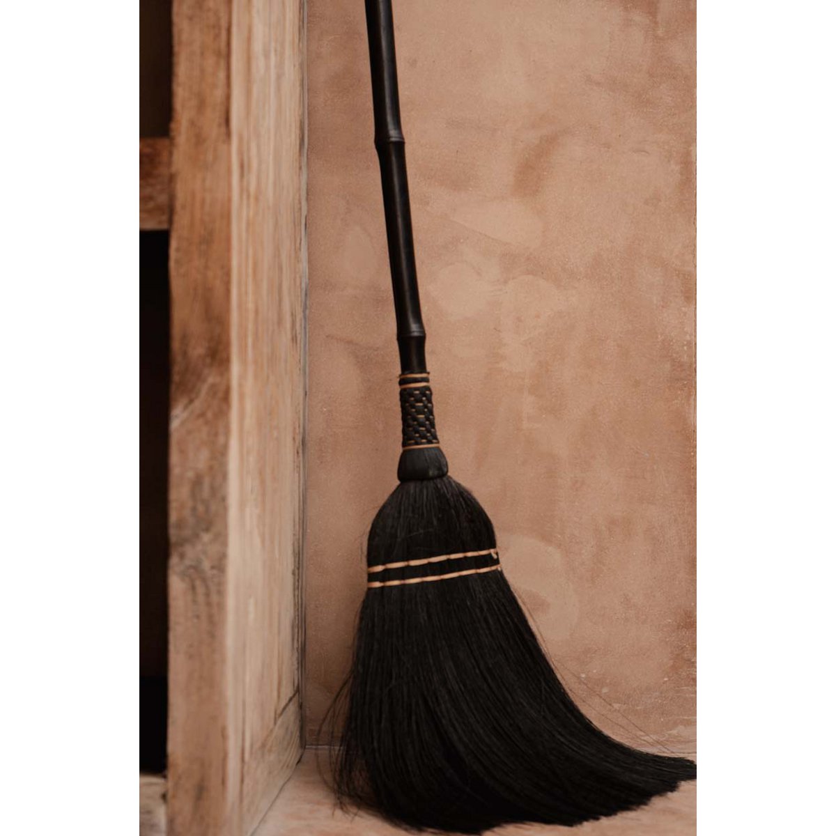 The Big Broom - Black - LUXONAS HOME