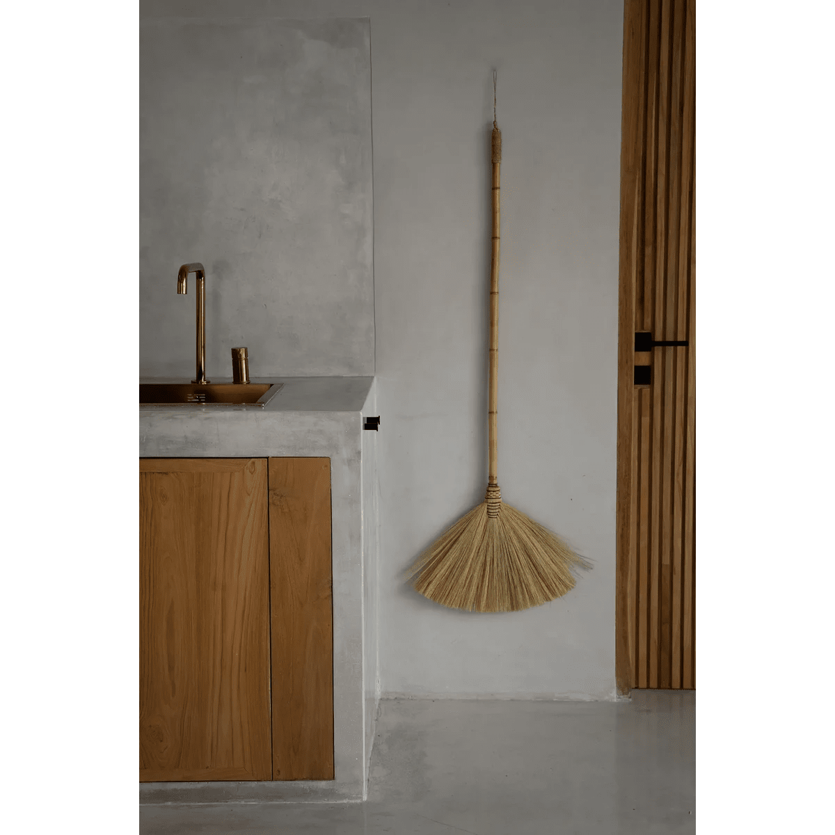 The Big Broom - Natural - LUXONAS HOME