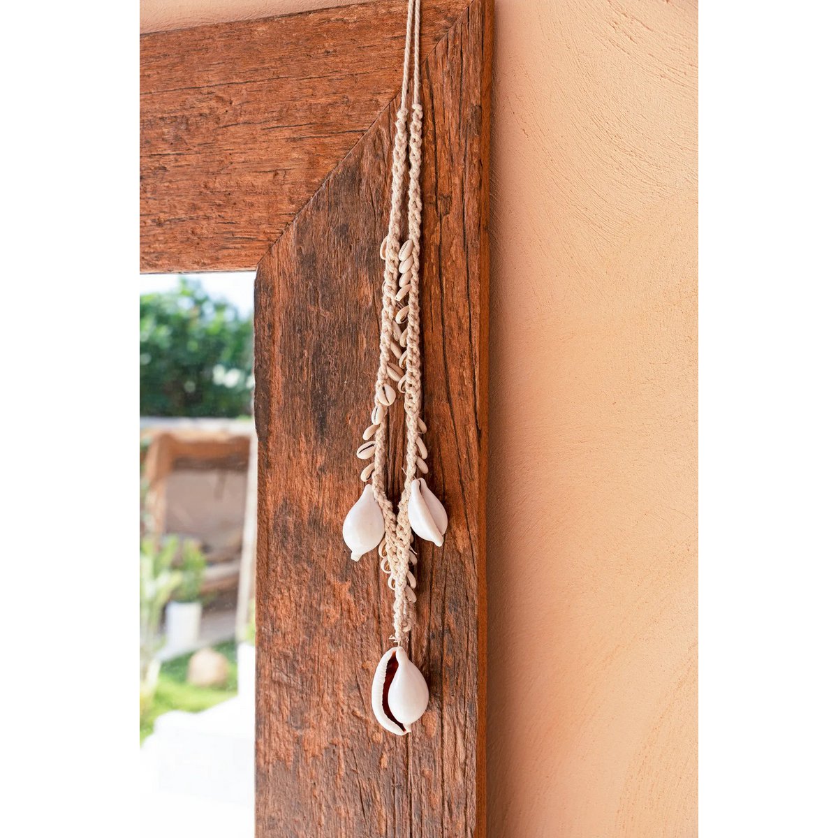 The Big White Cowrie Shell Necklace - LUXONAS HOME