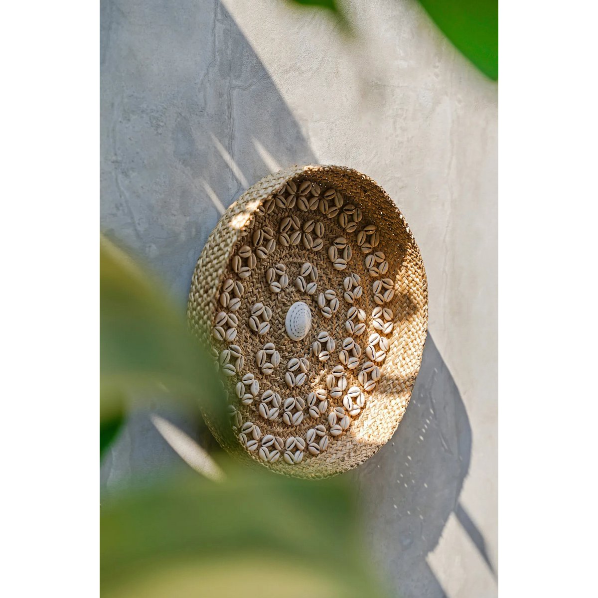 The Caribe Shell Plate - Natural White - M - LUXONAS HOME