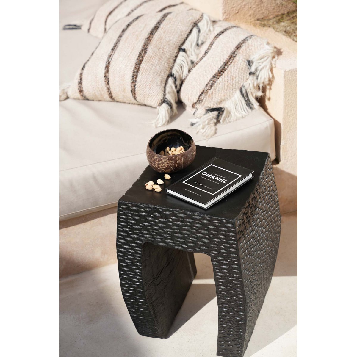 The Coco Food Bowl - Natural Black - LUXONAS HOME