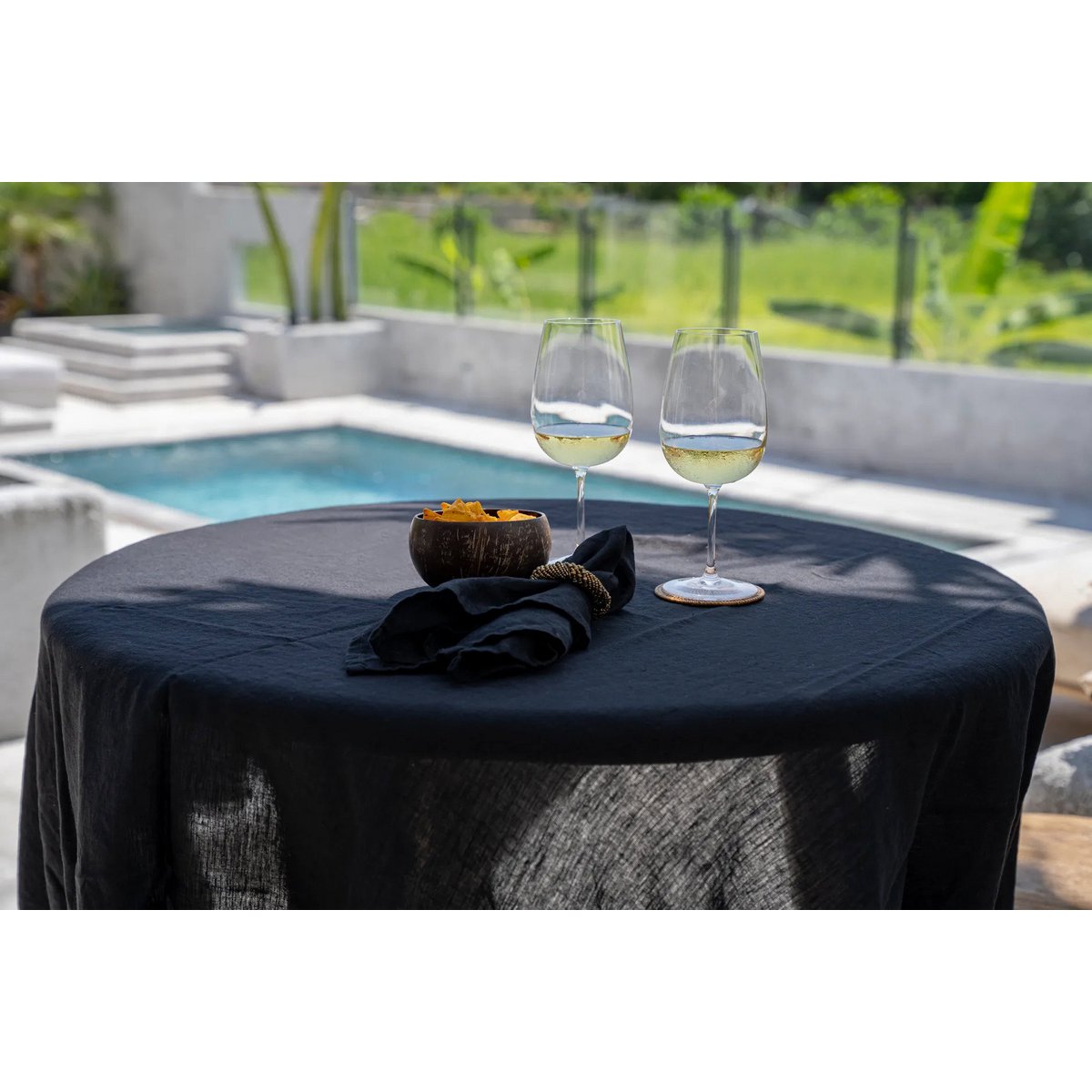 The Coco Food Bowl - Natural Black - LUXONAS HOME