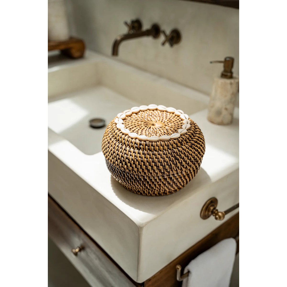 The Colonial Peek - a - Boo Basket - Natural Brown - M - LUXONAS HOME