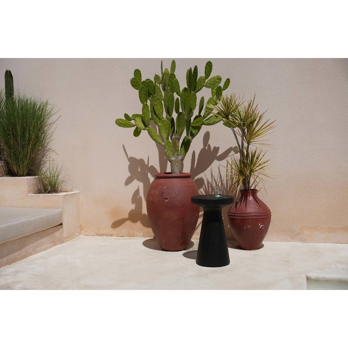 The Fiji Side Table - Black - LUXONAS HOME