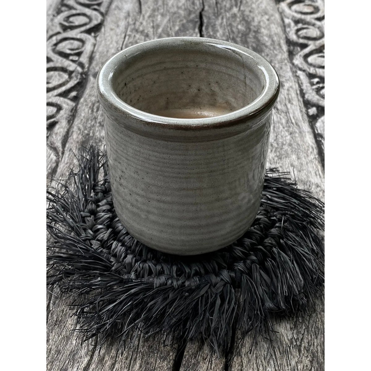 The Fringe Raffia Coaster - Black - LUXONAS HOME