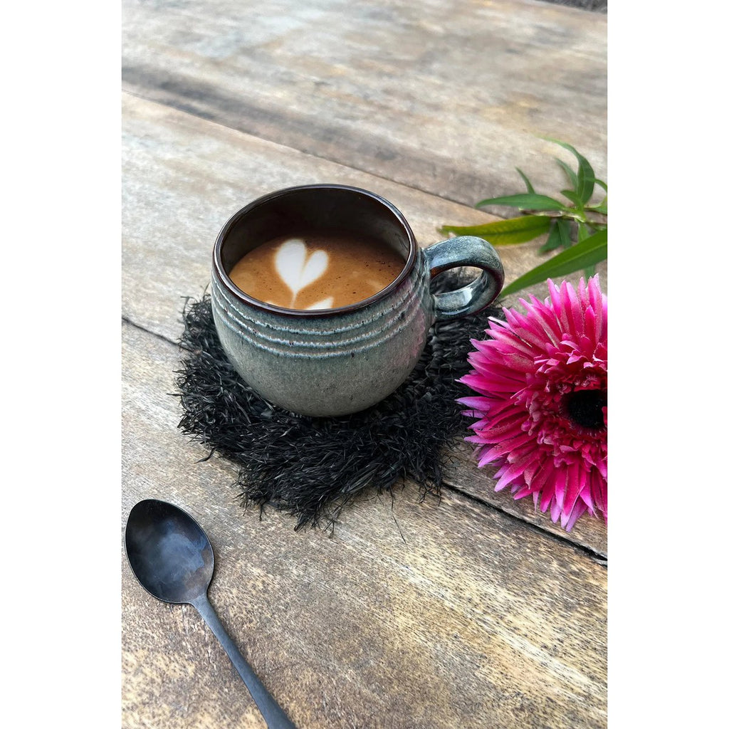 The Fringe Raffia Coaster - Black - LUXONAS HOME