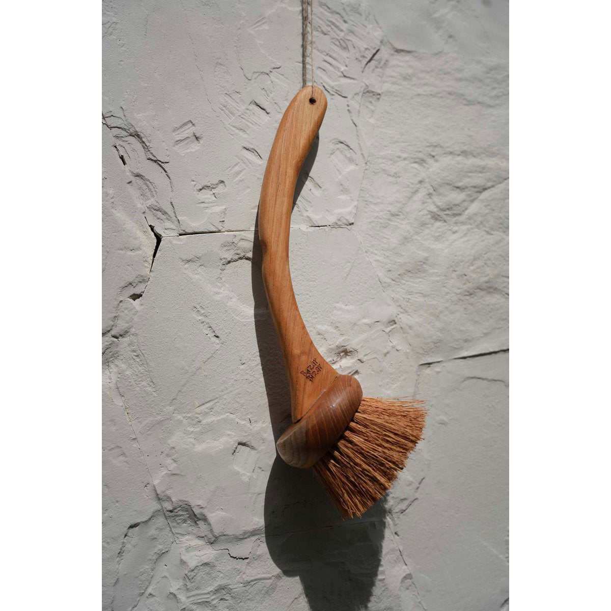 The Hatra Brush - Natural - LUXONAS HOME
