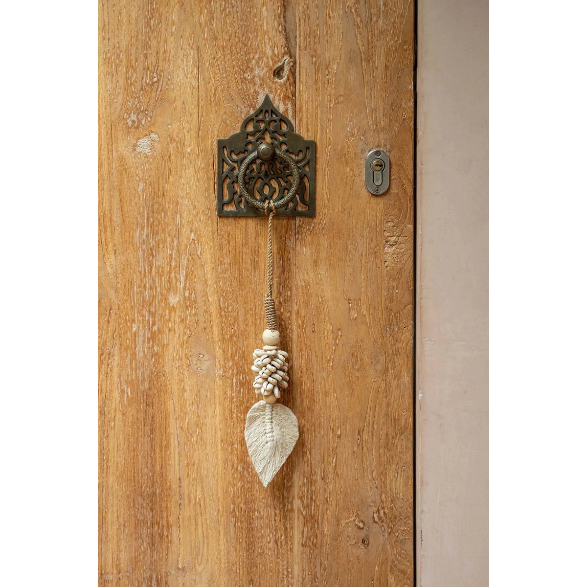 The Leaf & Shell Tassel - Natural - LUXONAS HOME