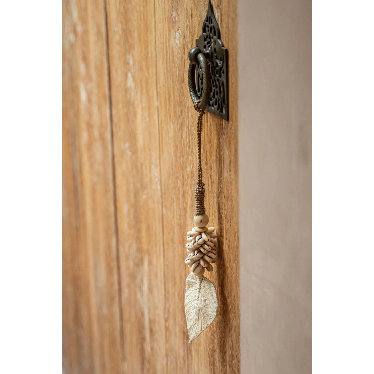 The Leaf & Shell Tassel - Natural - LUXONAS HOME