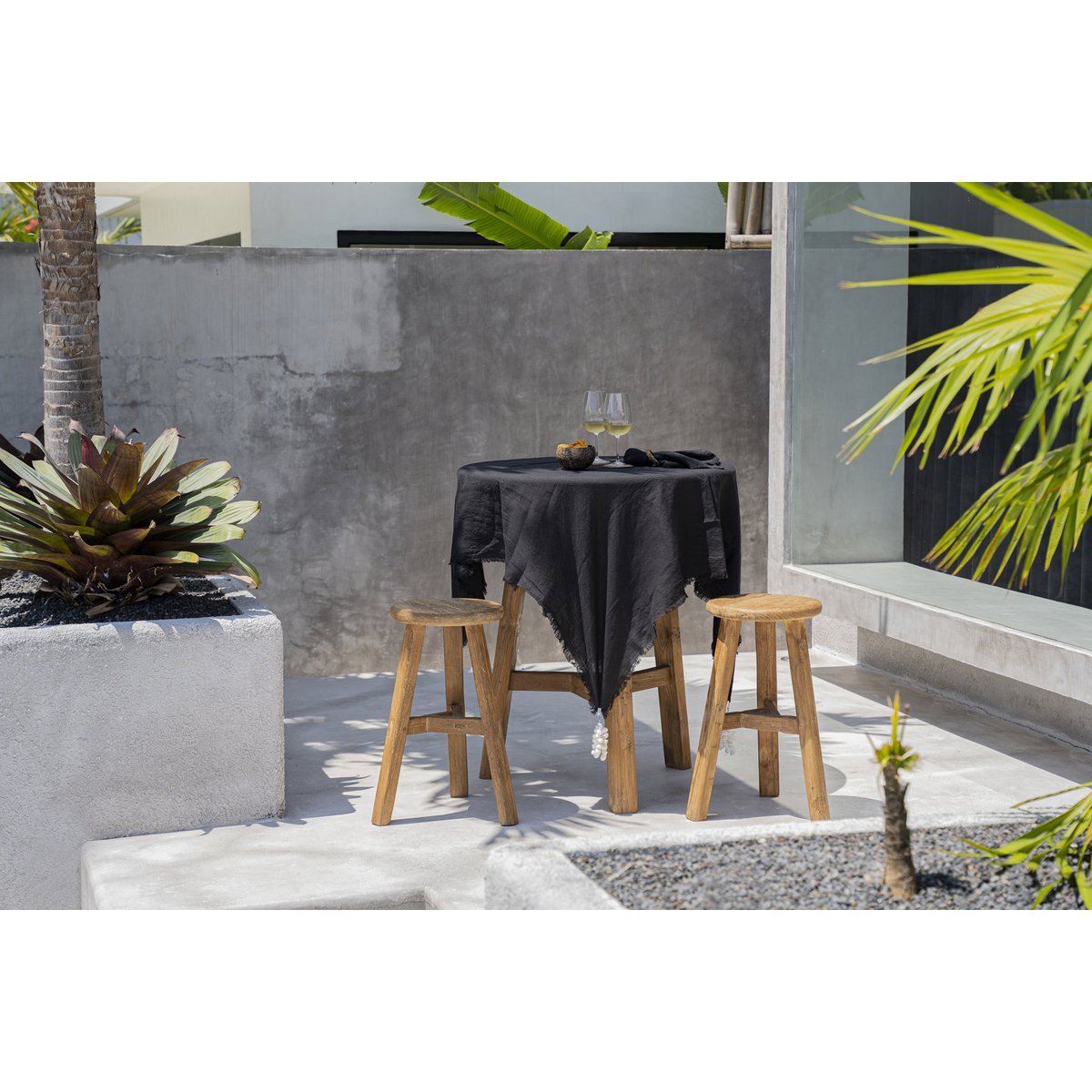 The Linen Tablecloth - Black - 150x150 - LUXONAS HOME