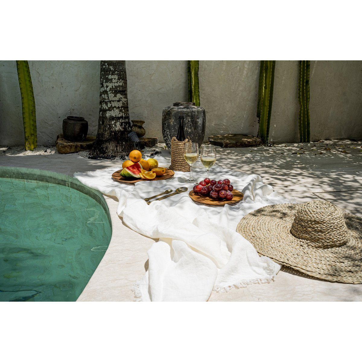 The Linen Tablecloth - White - 150x150 - LUXONAS HOME