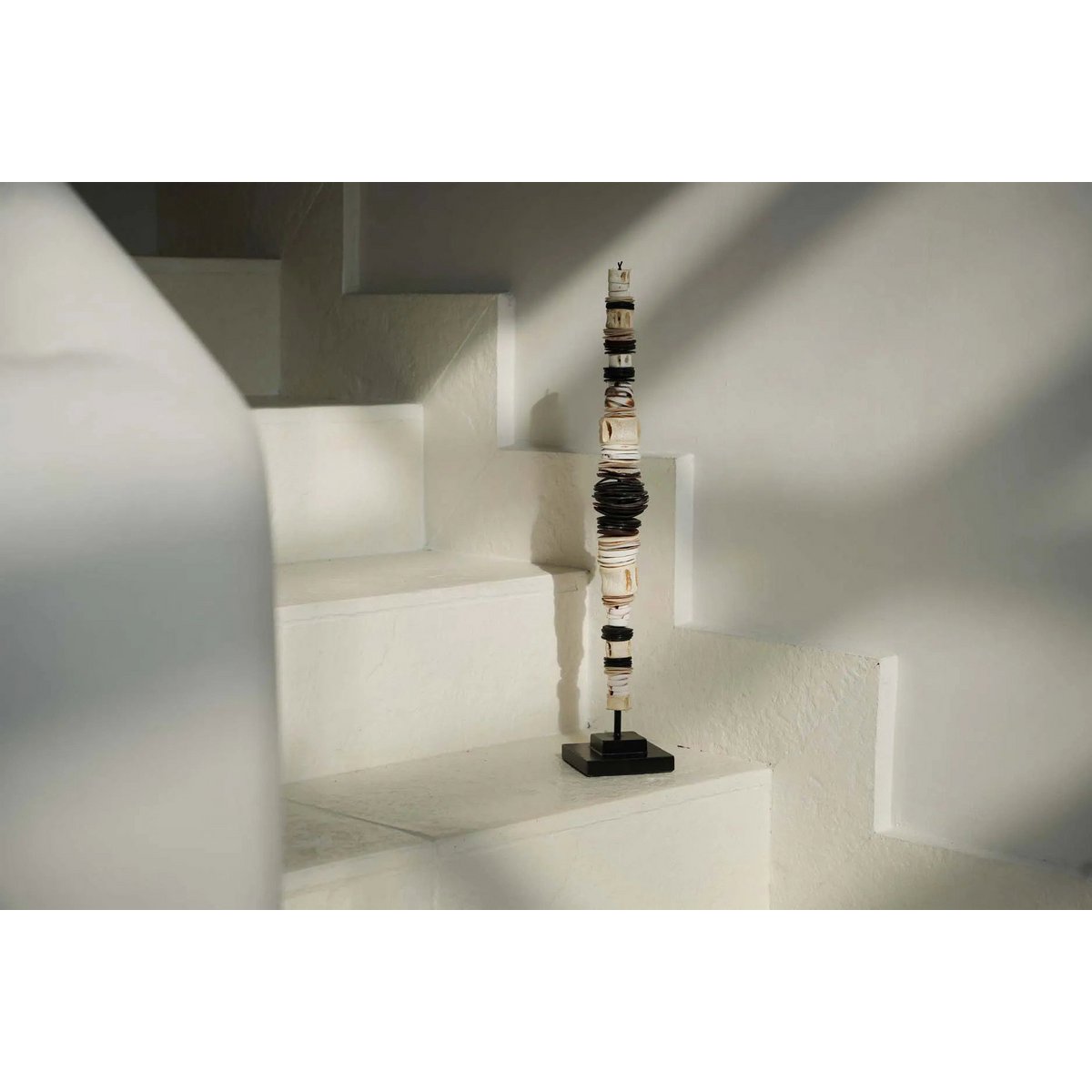 The Money Shell on Stand - Black White - L - LUXONAS HOME