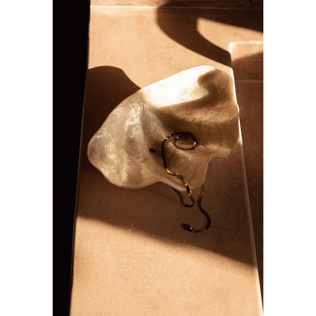 The Mother of Pearl Soap Dish - White - S - LUXONAS HOME