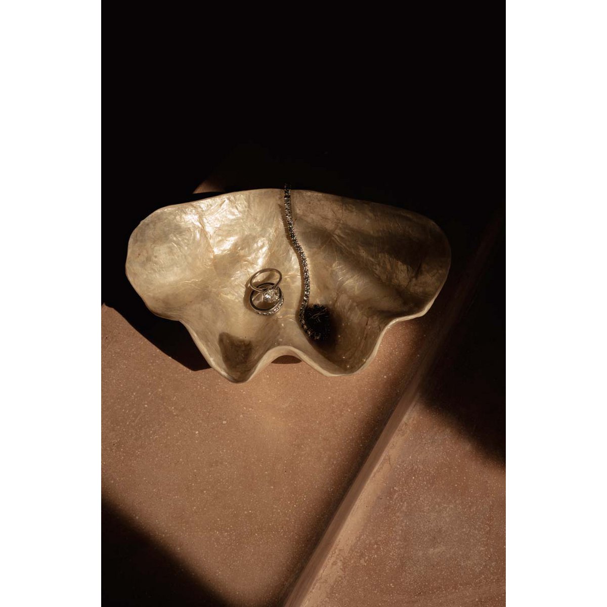 The Mother of Pearl Soap Dish - White - S - LUXONAS HOME