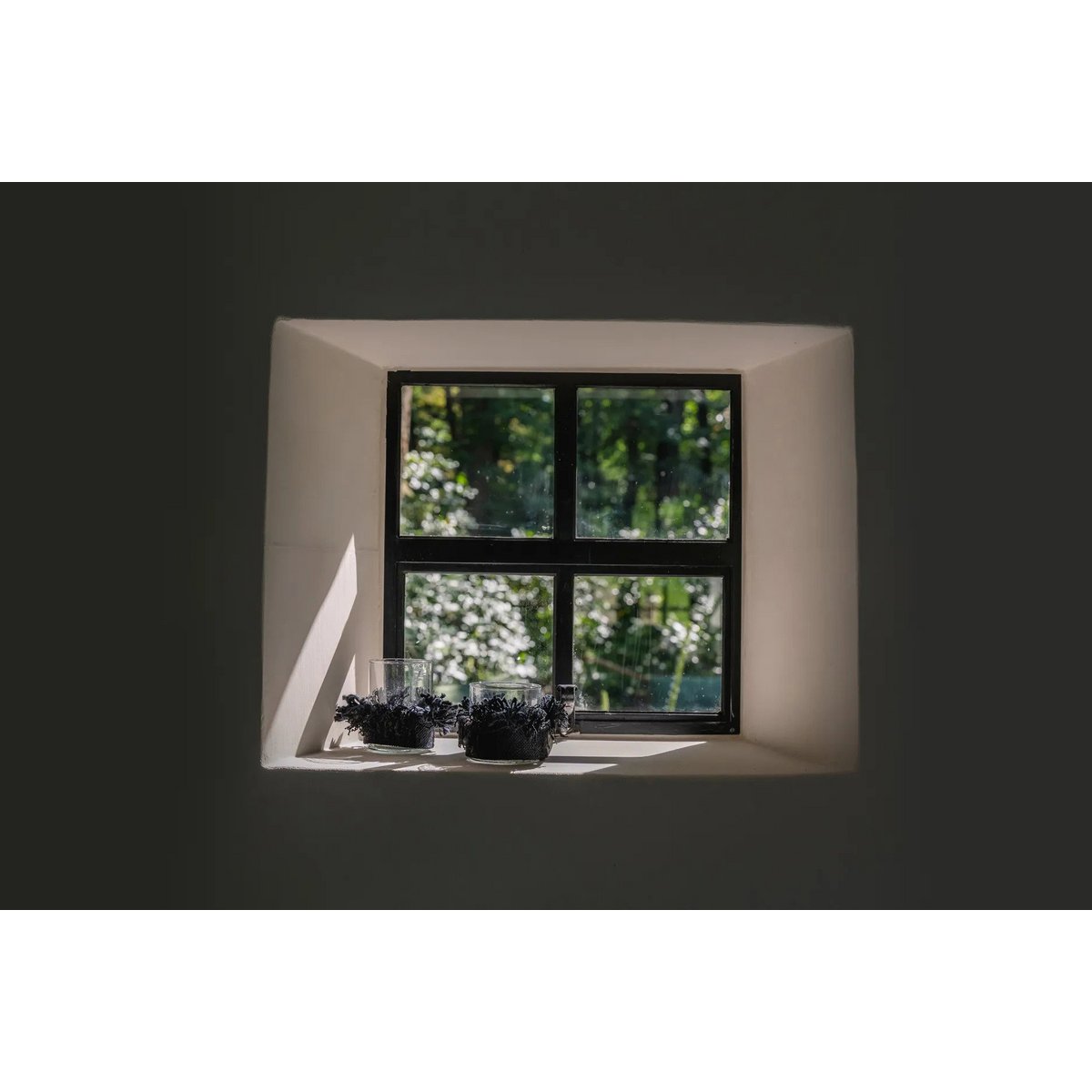 The Oh My Gee Candle Holder - Black Velvet - M - LUXONAS HOME