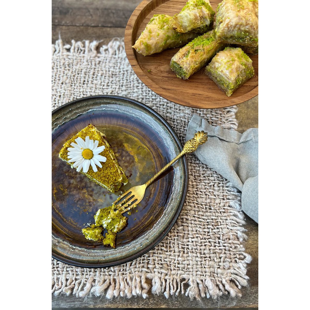 The Pineapple Fork - Gold - LUXONAS HOME