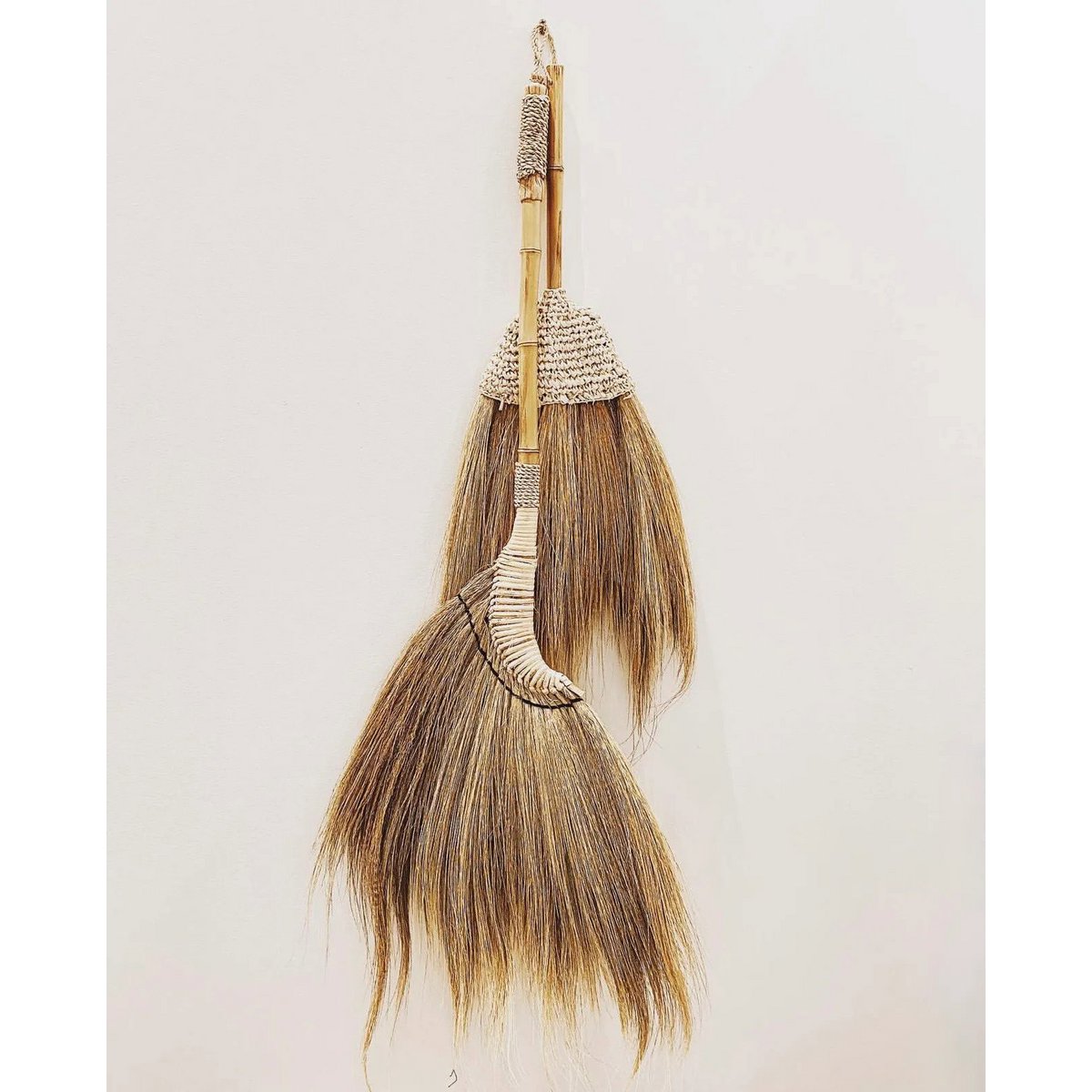 The Raffia Broom - Natural - LUXONAS HOME