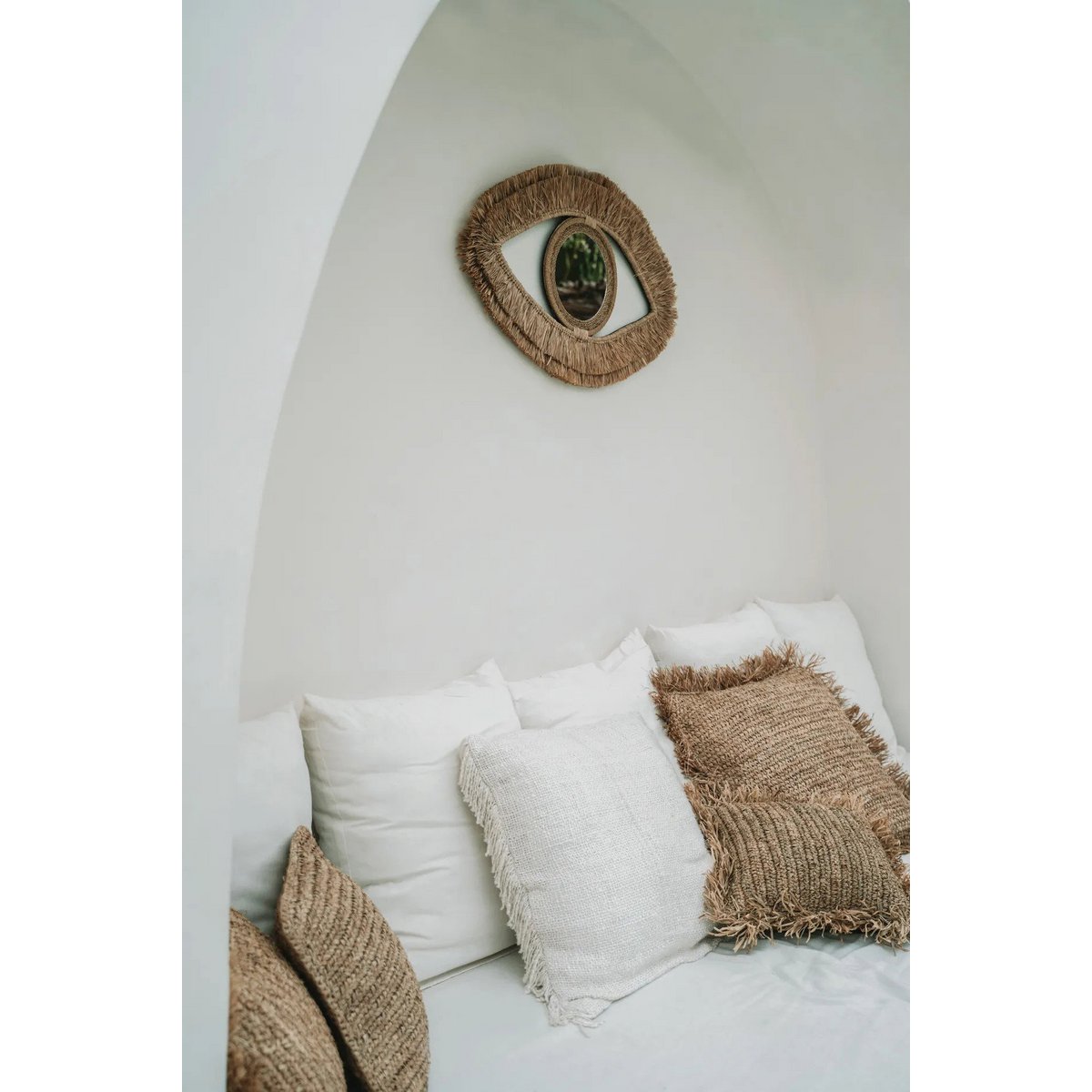 The Raffia Eye Mirror - Natural - M - LUXONAS HOME