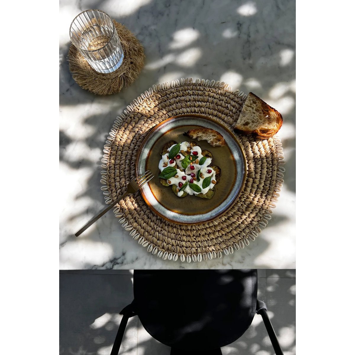 The Raffia Shell Placemat - Natural - LUXONAS HOME