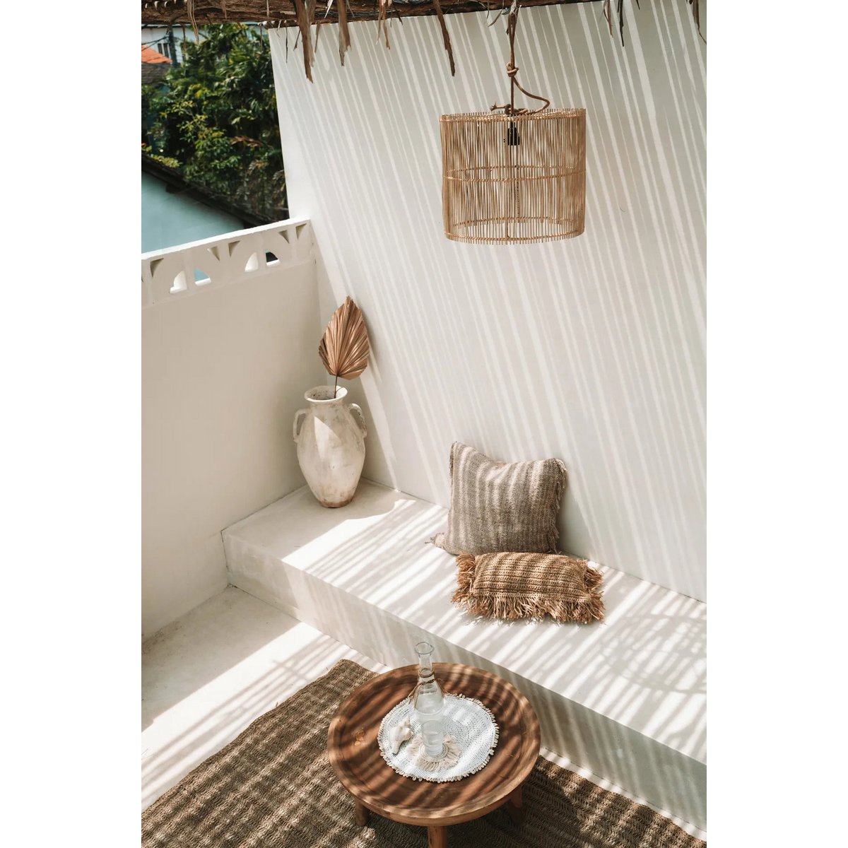 The Seagrass Shell Placemat - White - LUXONAS HOME