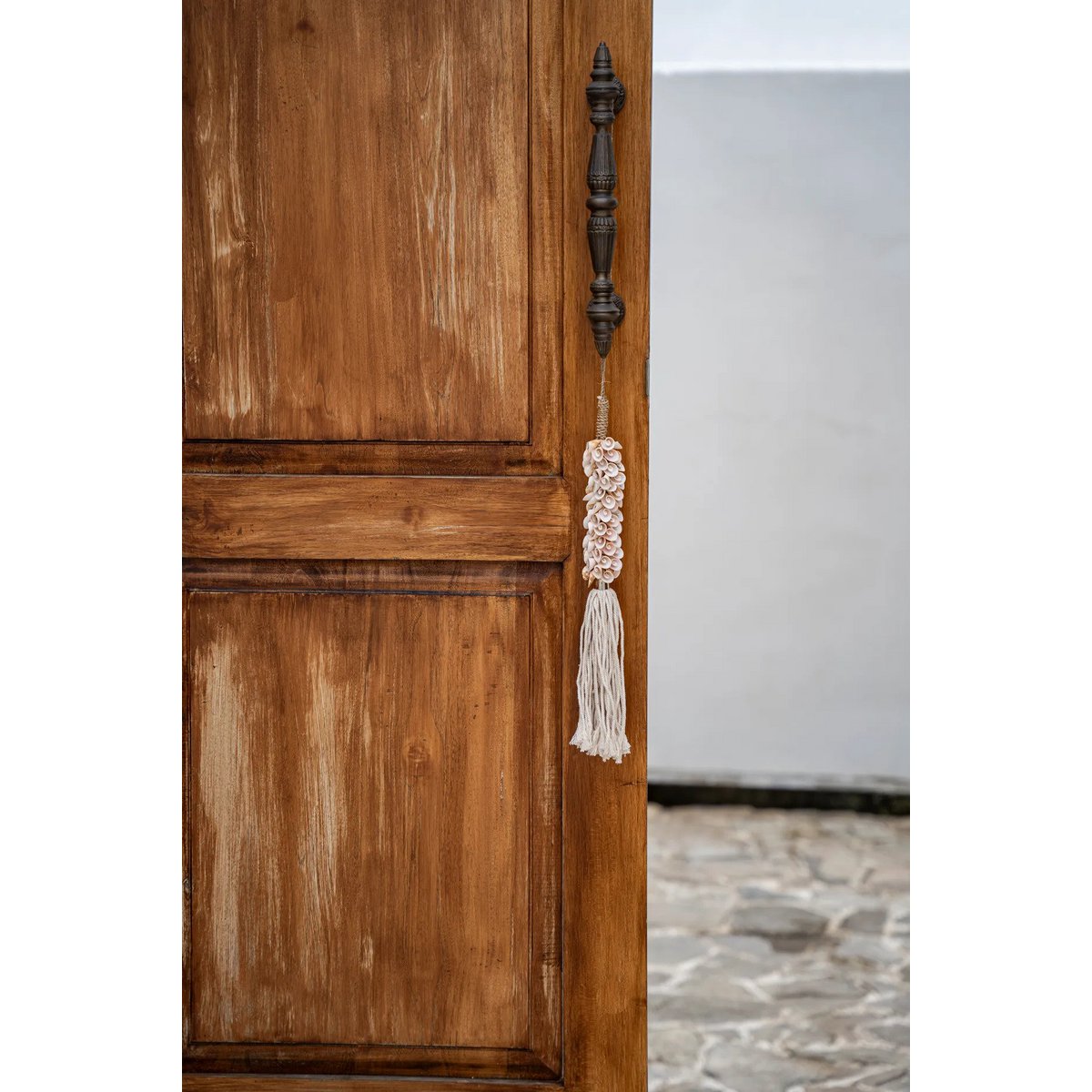 The Shell & Cotton Tassel - Pink - LUXONAS HOME